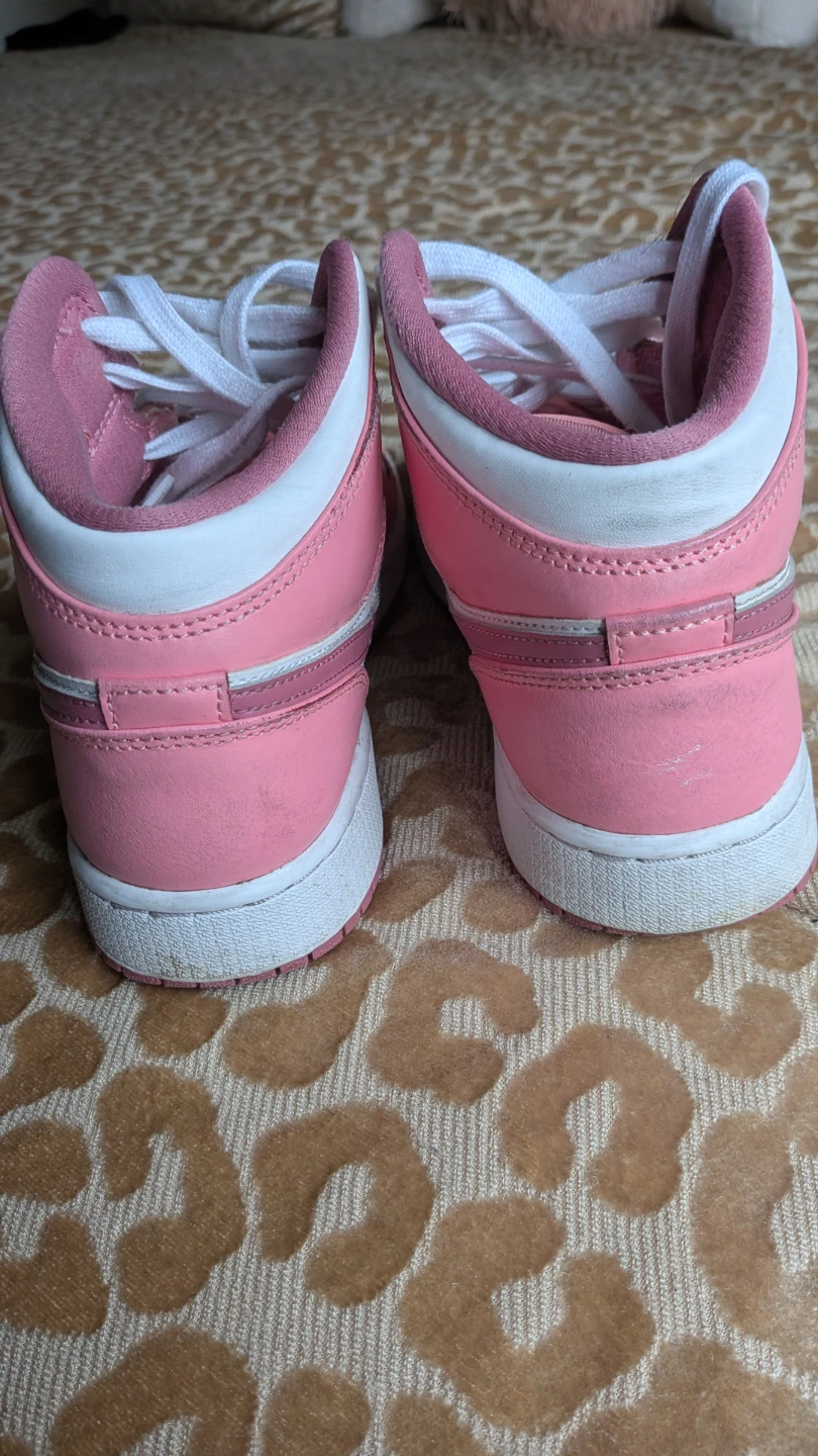 Air Jordan Mid Pink and White Sneakers (Sold As Is) Size 7Y - photo 4