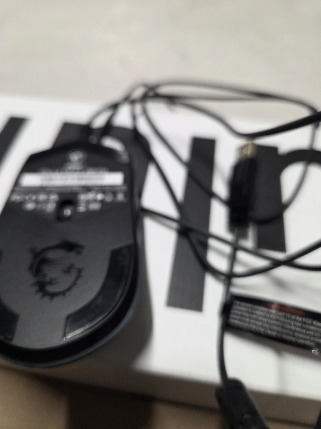 MSI Clutch GM41 Lightweight Gaming Mouse - photo 4