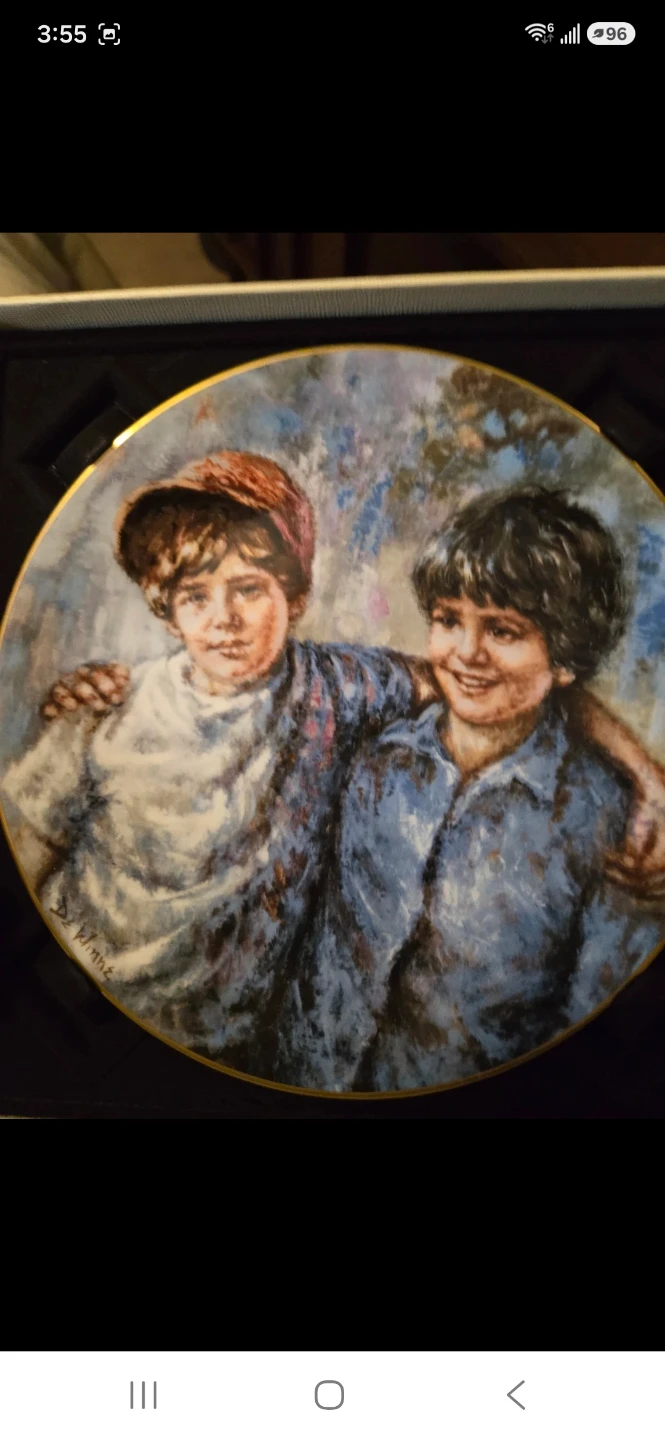 New Royal Doulton Buddies Collector Plate - photo 3