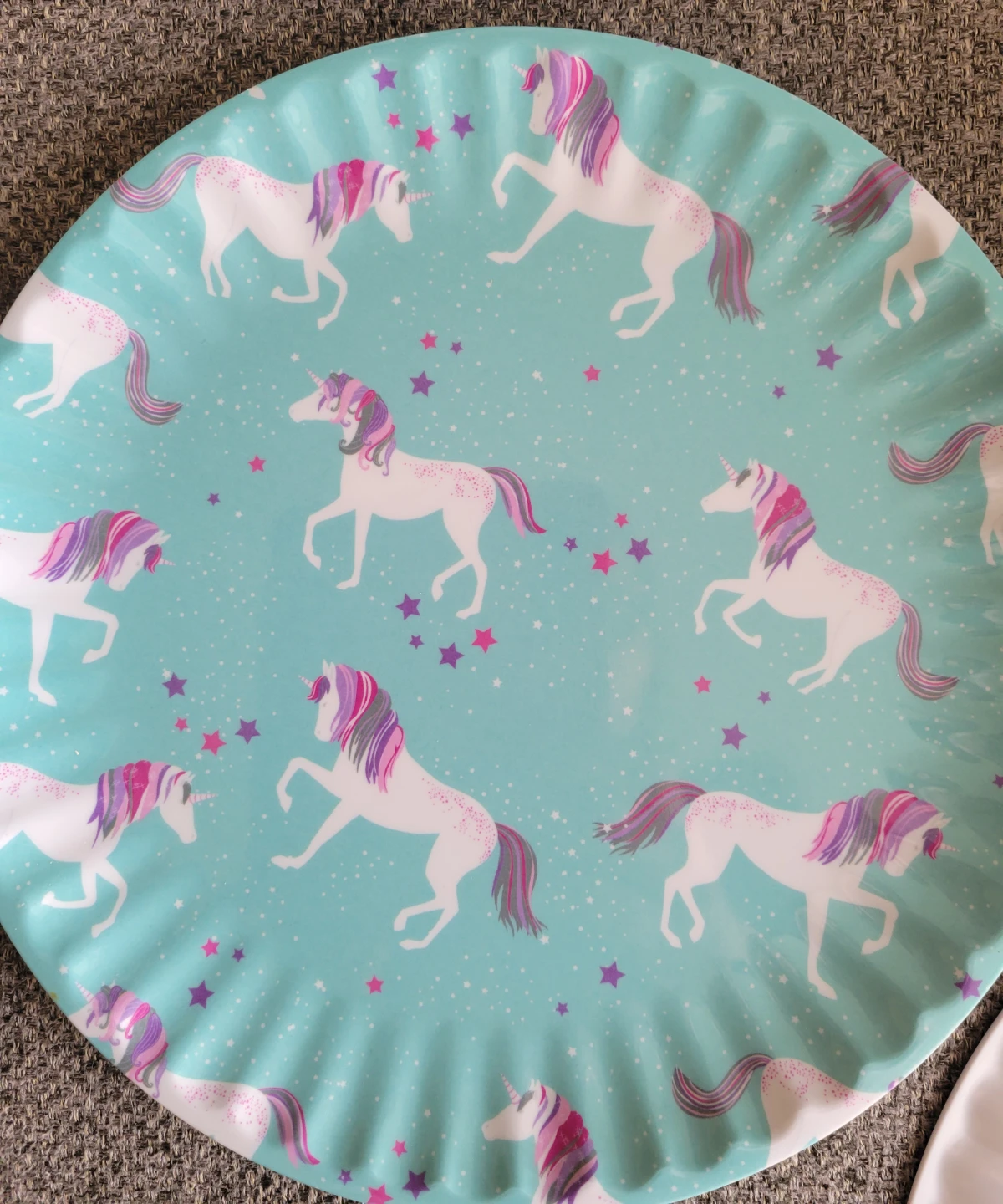 6 Unicorn Hard Plastic Reuseable Plates - photo 2
