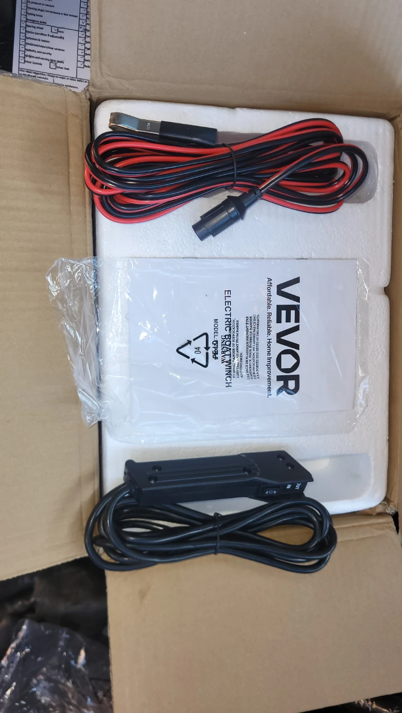 VEVOR Electric Boat Winch P2000-4 - photo 2