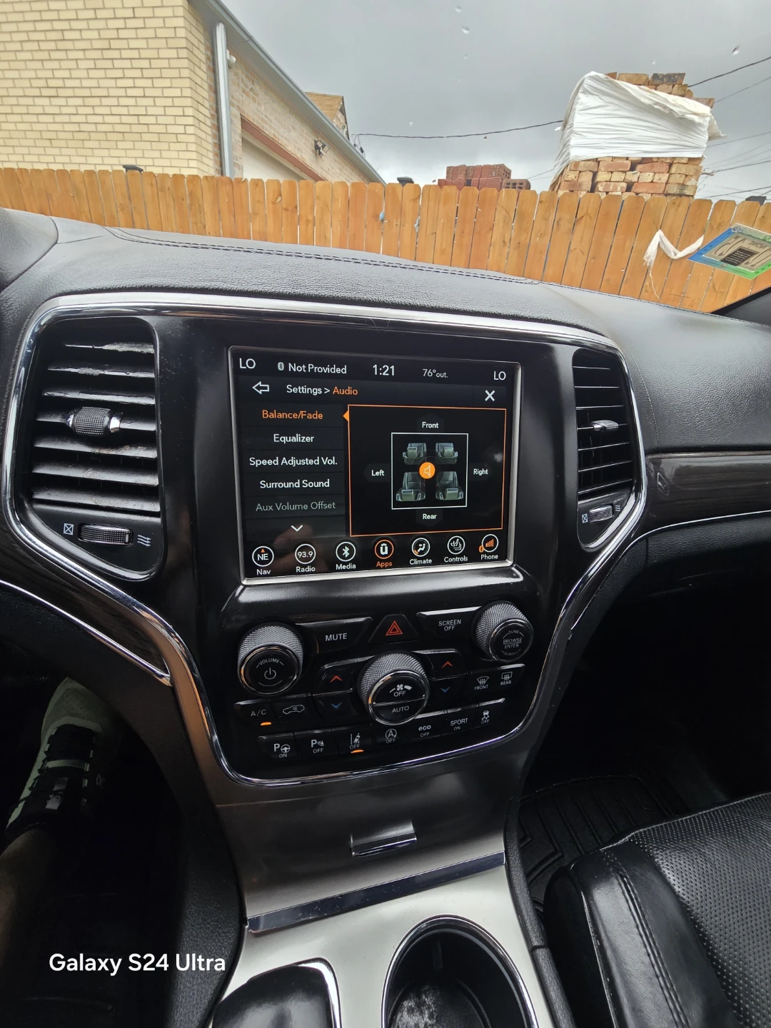 White Jeep Grand Cherokee 4x4 - photo 5