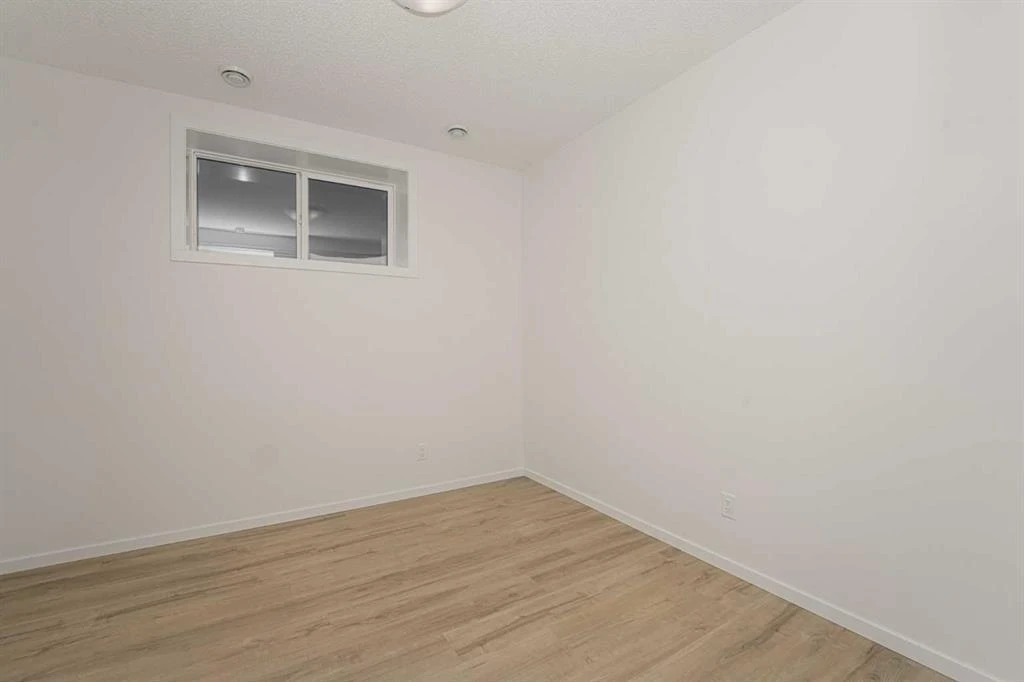2 bedroom basement - photo 4