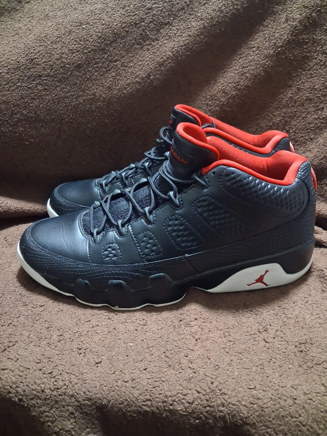 Jordan 9 low snakeskin size 11.5