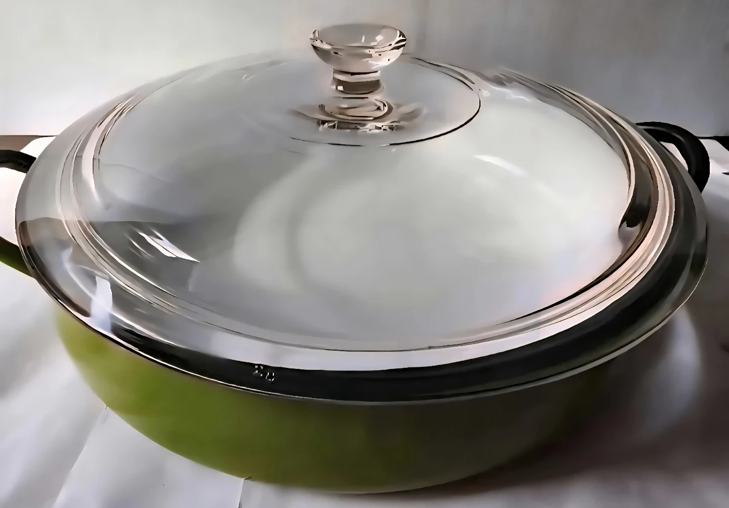 Enamel pot