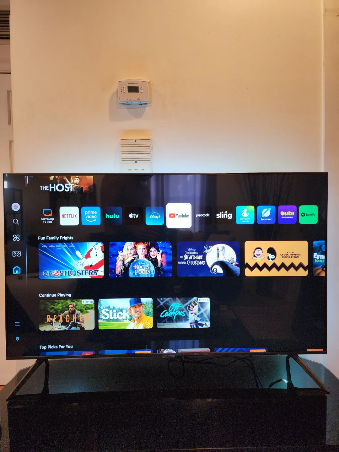 Samsung 50" 4K Smart TV + Modern Glass TV Stand Bundle - photo 5