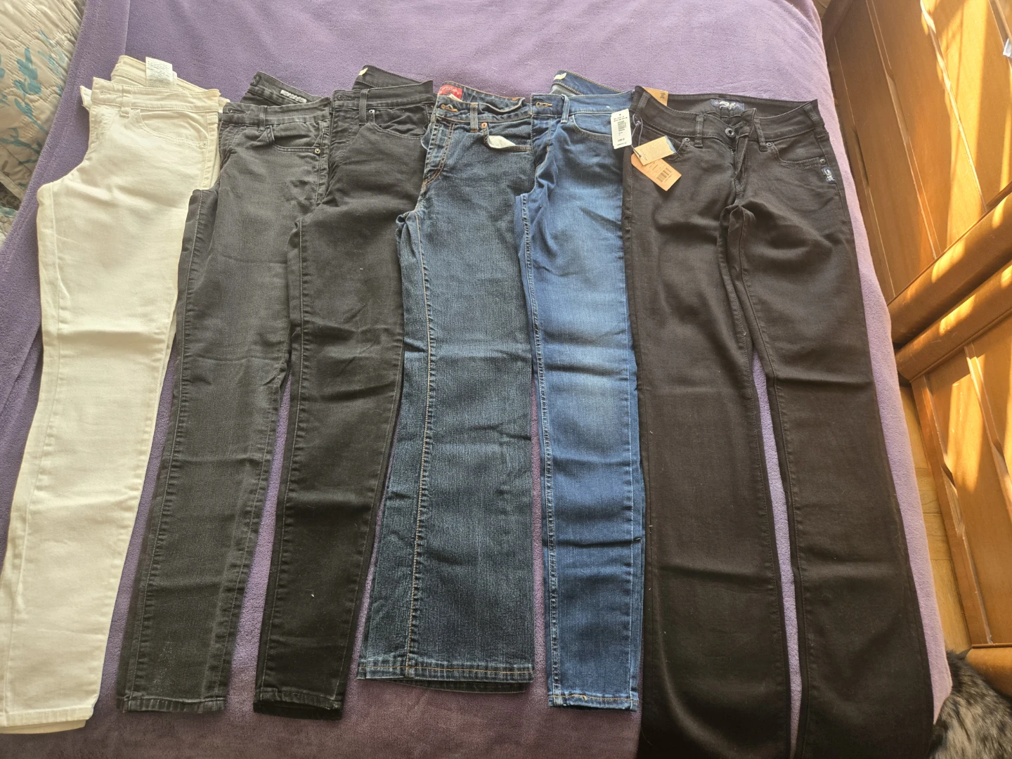 Jeans size 27