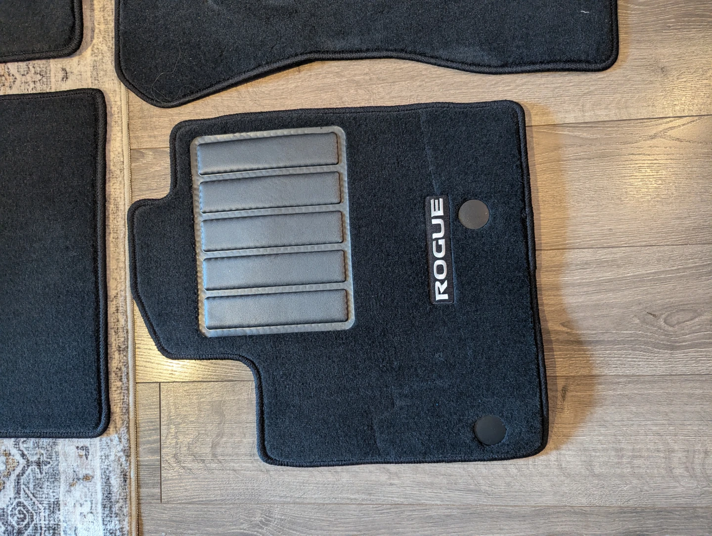 Nissan Rogue 2021 4-Piece Carpeted Floor Mats - photo 2