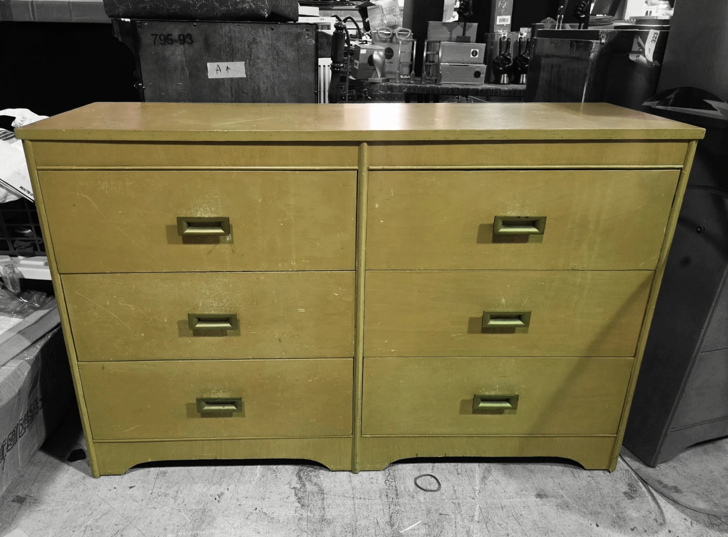 Vintage 6 Drawer Dresser (Delivery Available)
