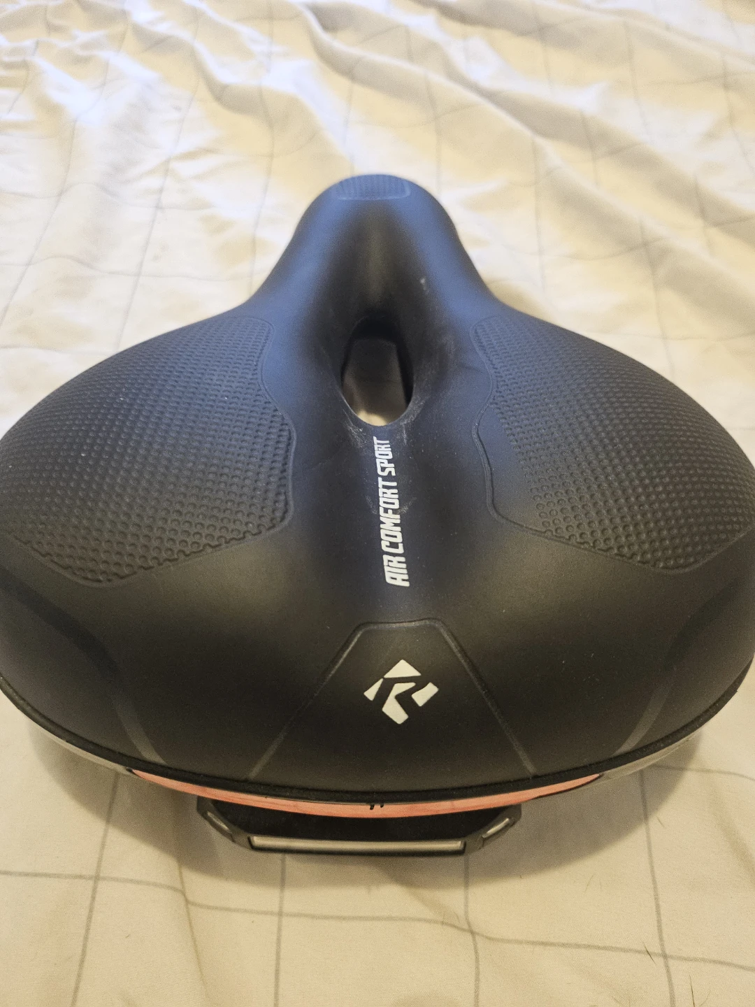 Air Comfort Sport Bike Seat with Integrated Light - photo 3