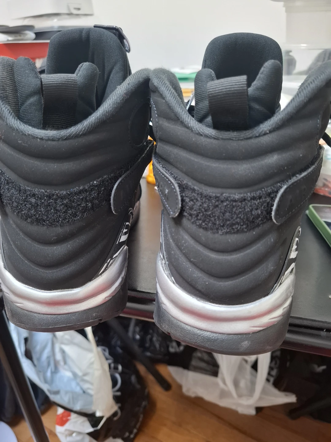 Air Jordan 8 Retro Black and Silver - photo 2