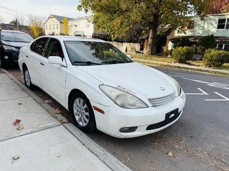 2004 White Lexus ES 330 Sedan - photo 2