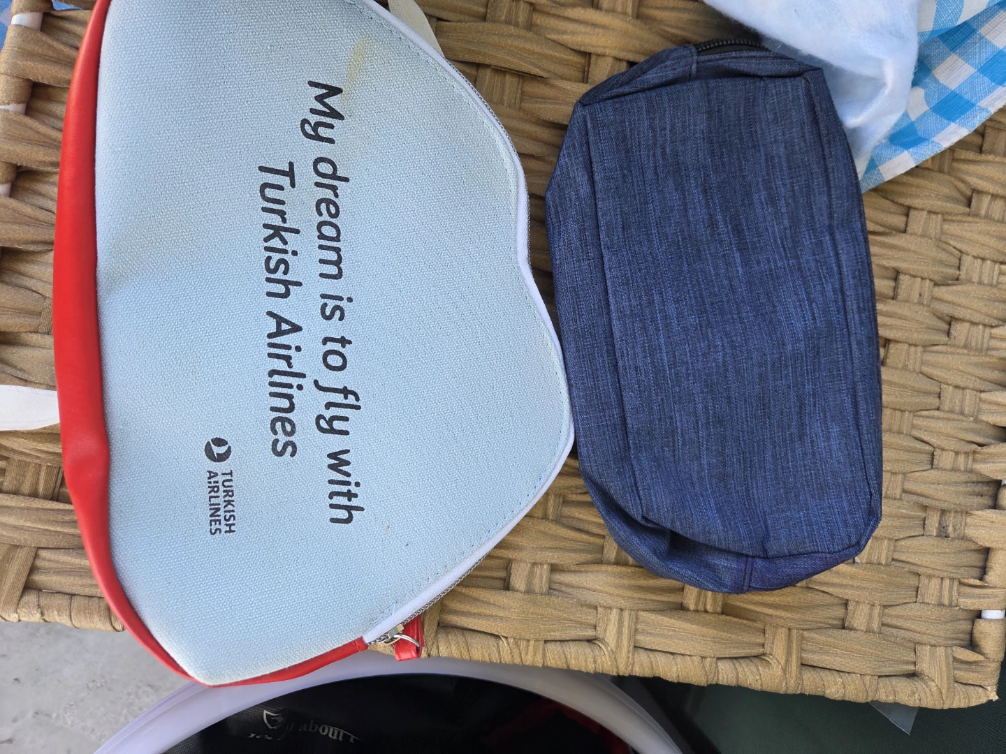 Turkish Airlines Kids Bag and Travel Pouch Set - photo 4