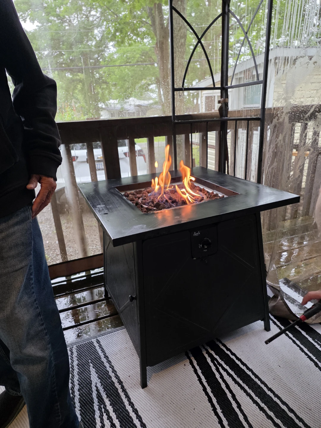 Gas fire place like new full tank - photo 2