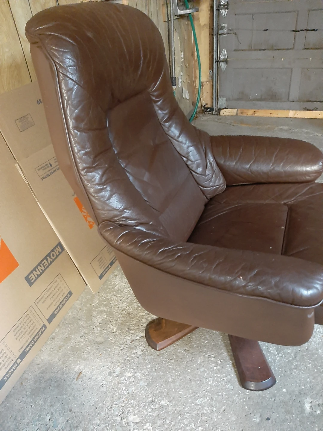 Recliner in brown leather with Ottoman - photo 4