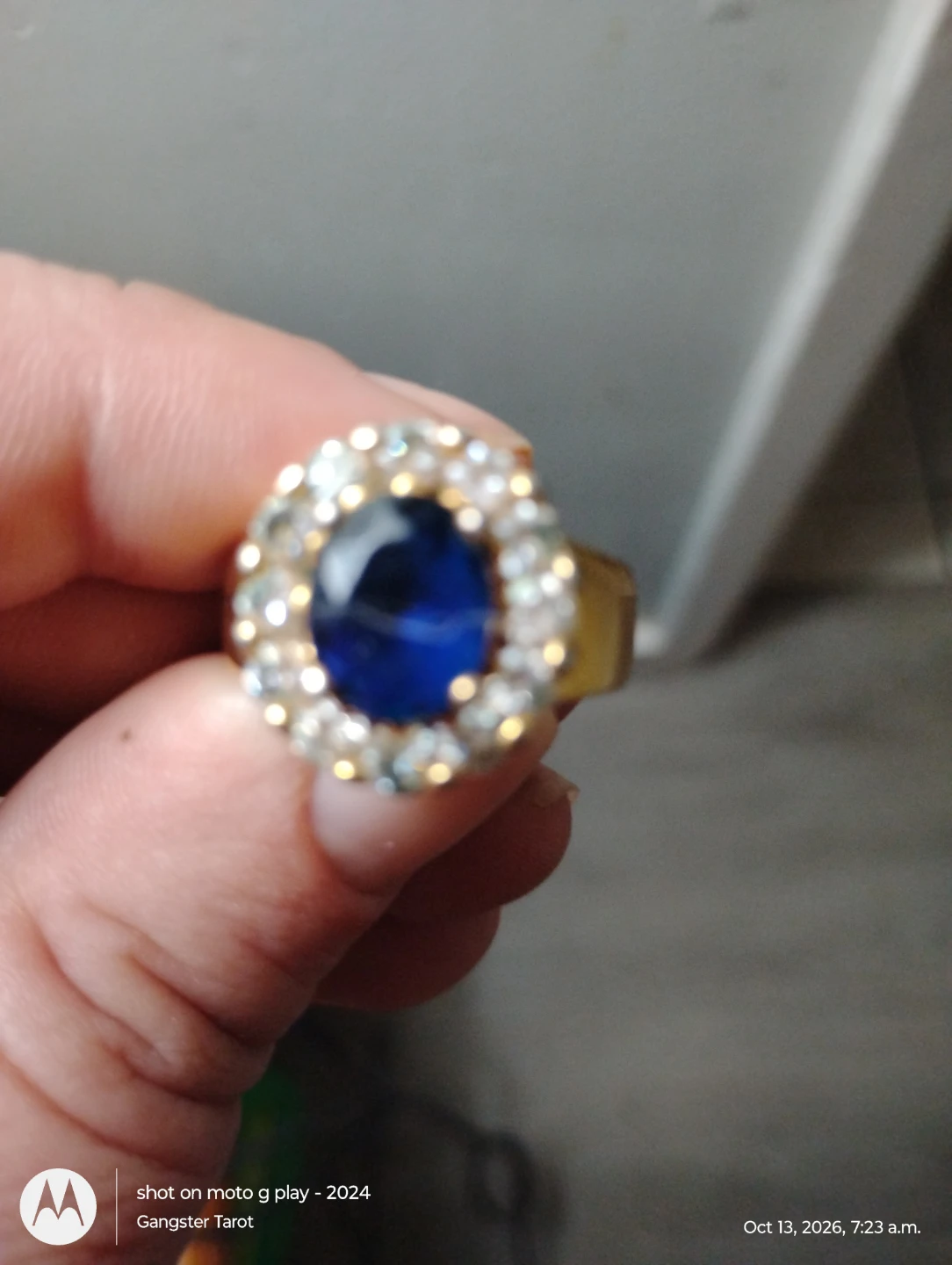 Gold-tone ring with blue centre stone - photo 2
