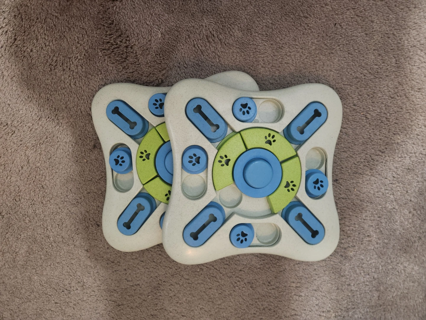 Two Pet Puzzle Feeders