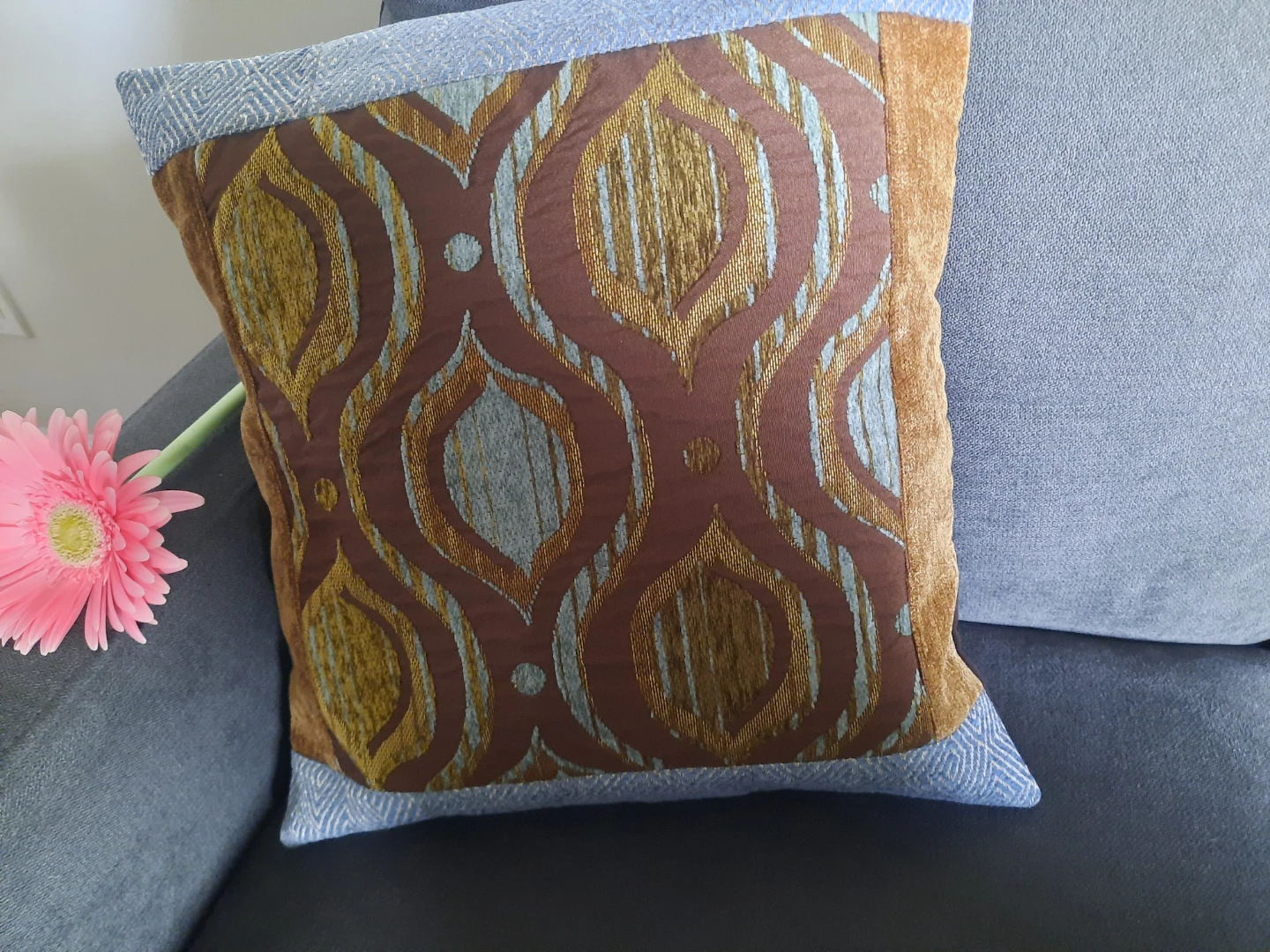 handmade & new, Decorative Throw Pillow - photo 2