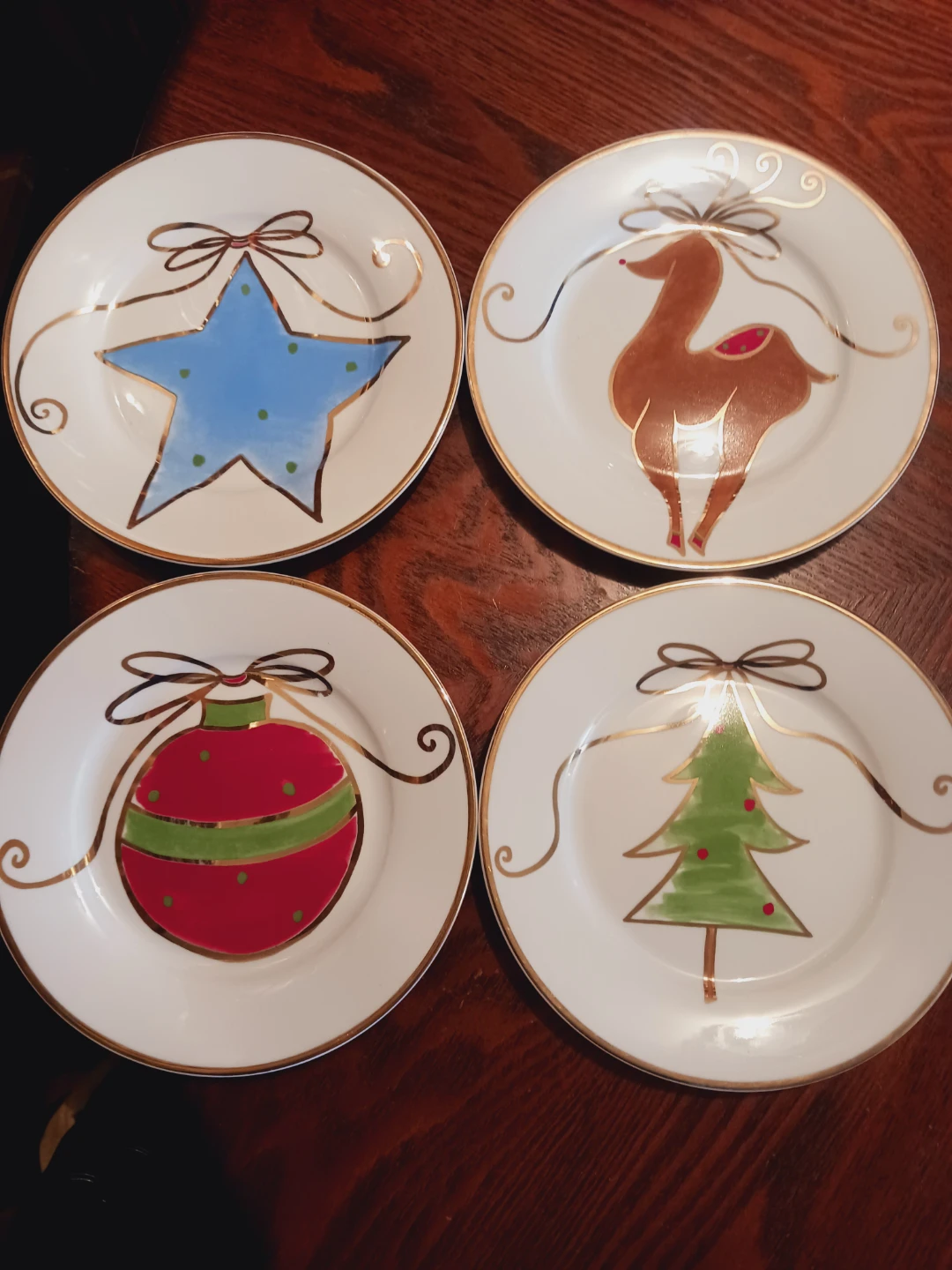 New !! Set of 4 Christmas 🎄 Holiday Decorative Plates - photo 2