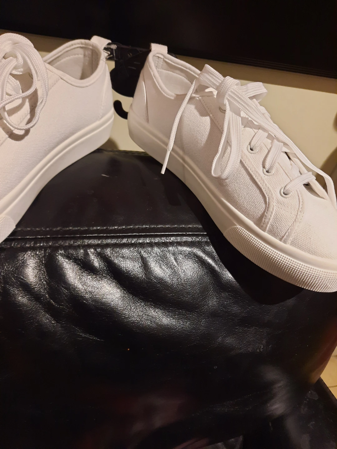 NWT Classic White Canvas lace-up Runners Sneakers - photo 4