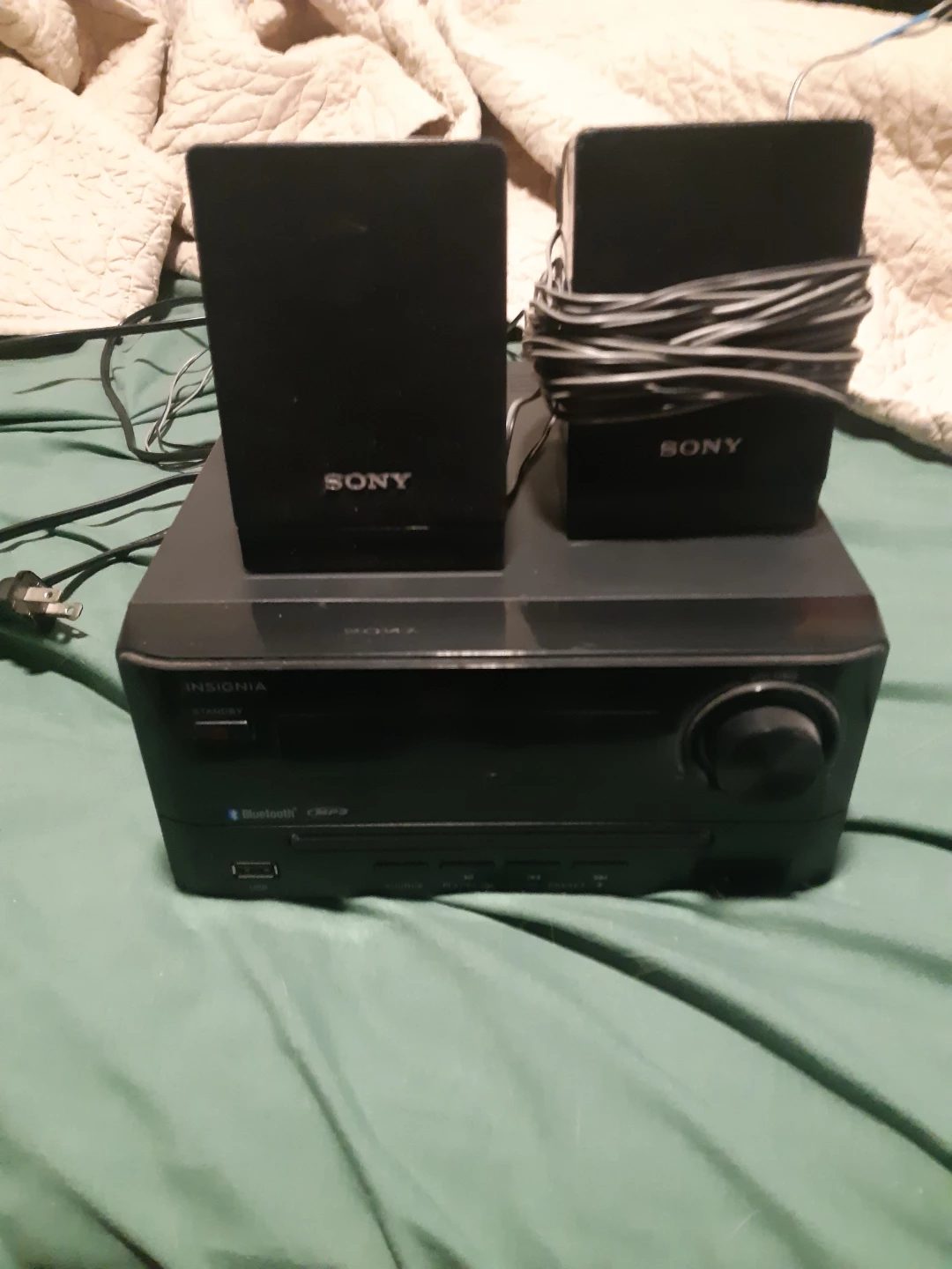 Insignia Stereo System with Sony Speakers - photo 2