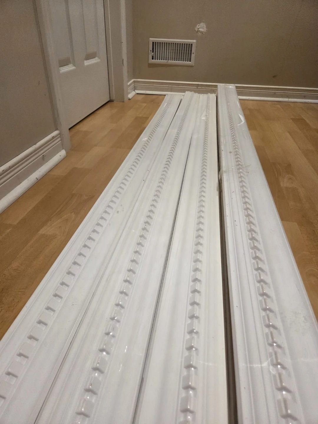 11 White Decorative Wall Moulding Trim