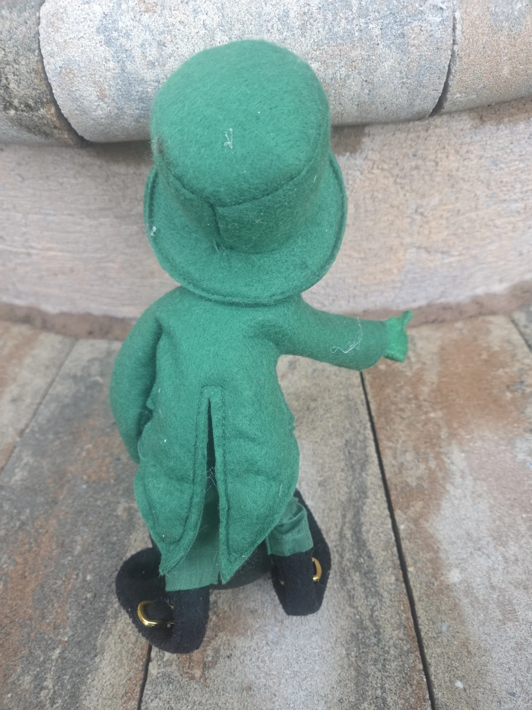 Annalee 9 Inch Leprechaun with Pot of Gold - photo 4