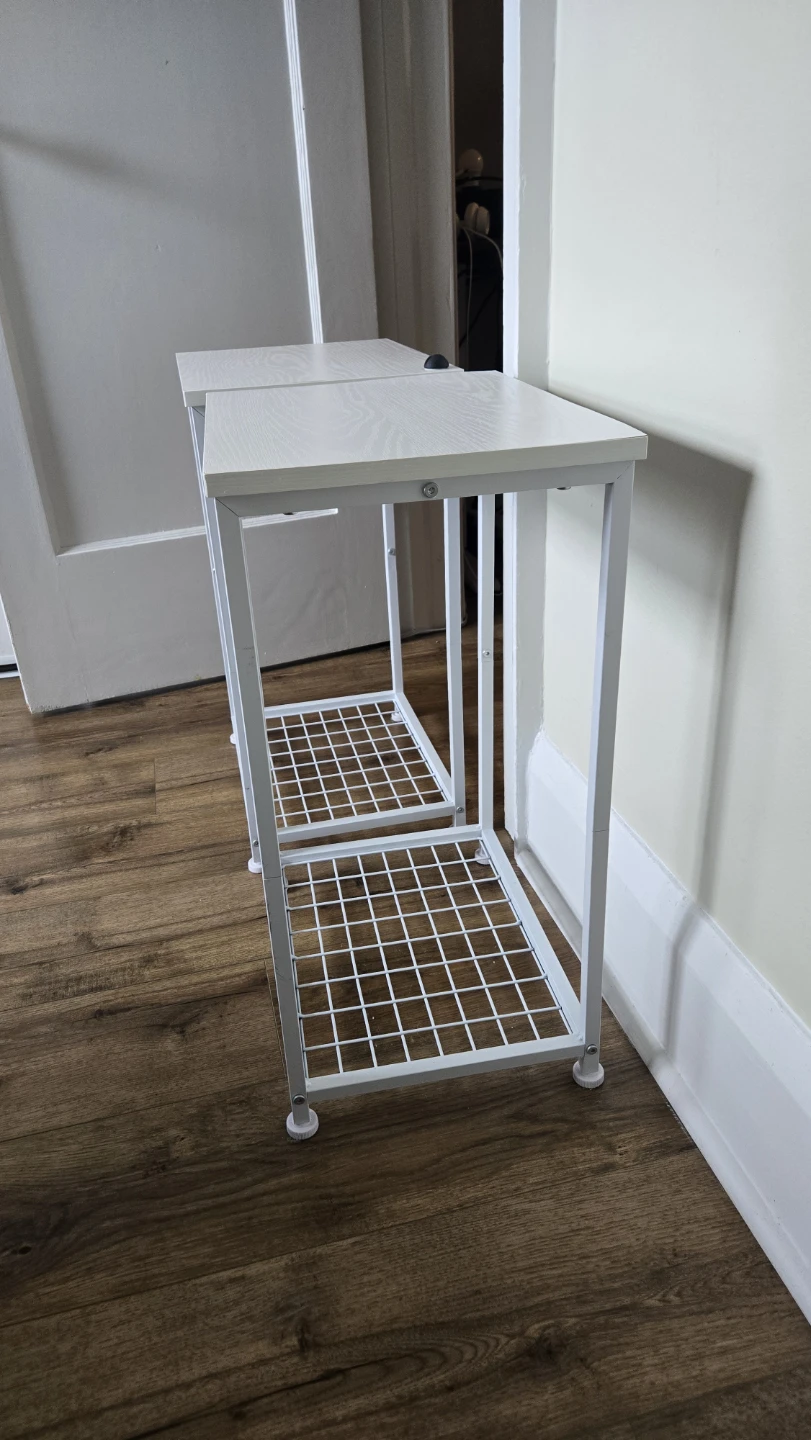 Set of two white side tables - photo 2