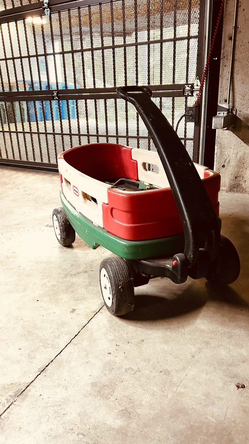 Little Tikes plastic pull wagon - photo 2