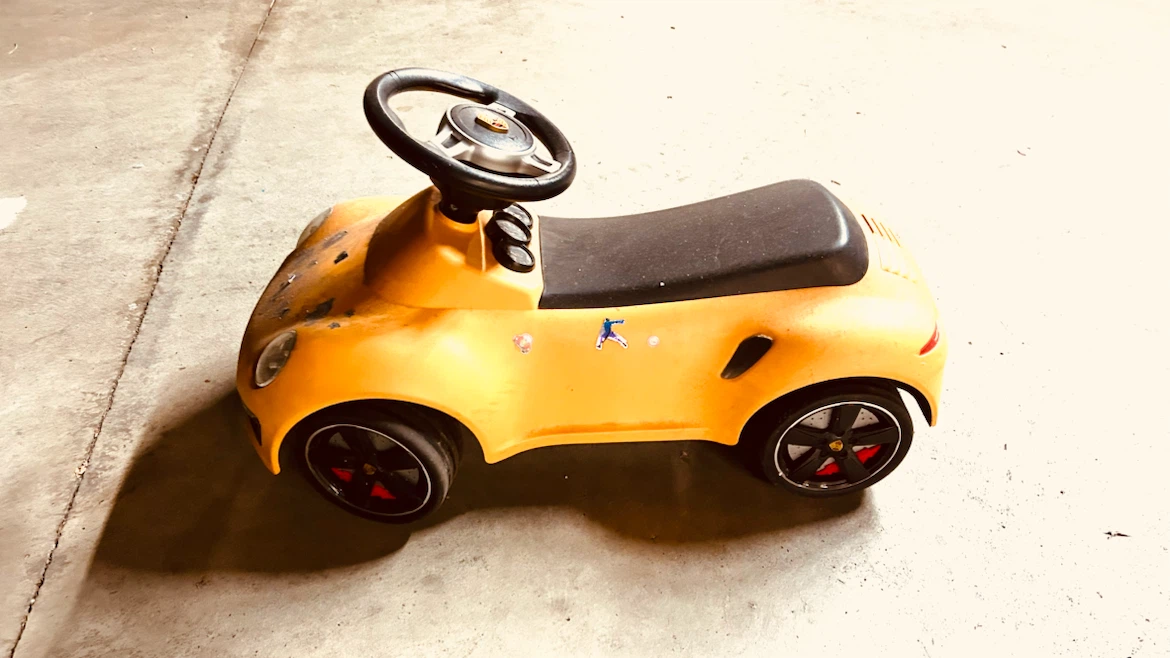 Porsche Kids Ride-On Toy Car - photo 2