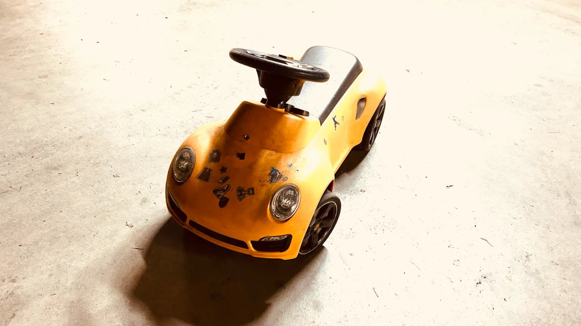Porsche Kids Ride-On Toy Car - photo 3