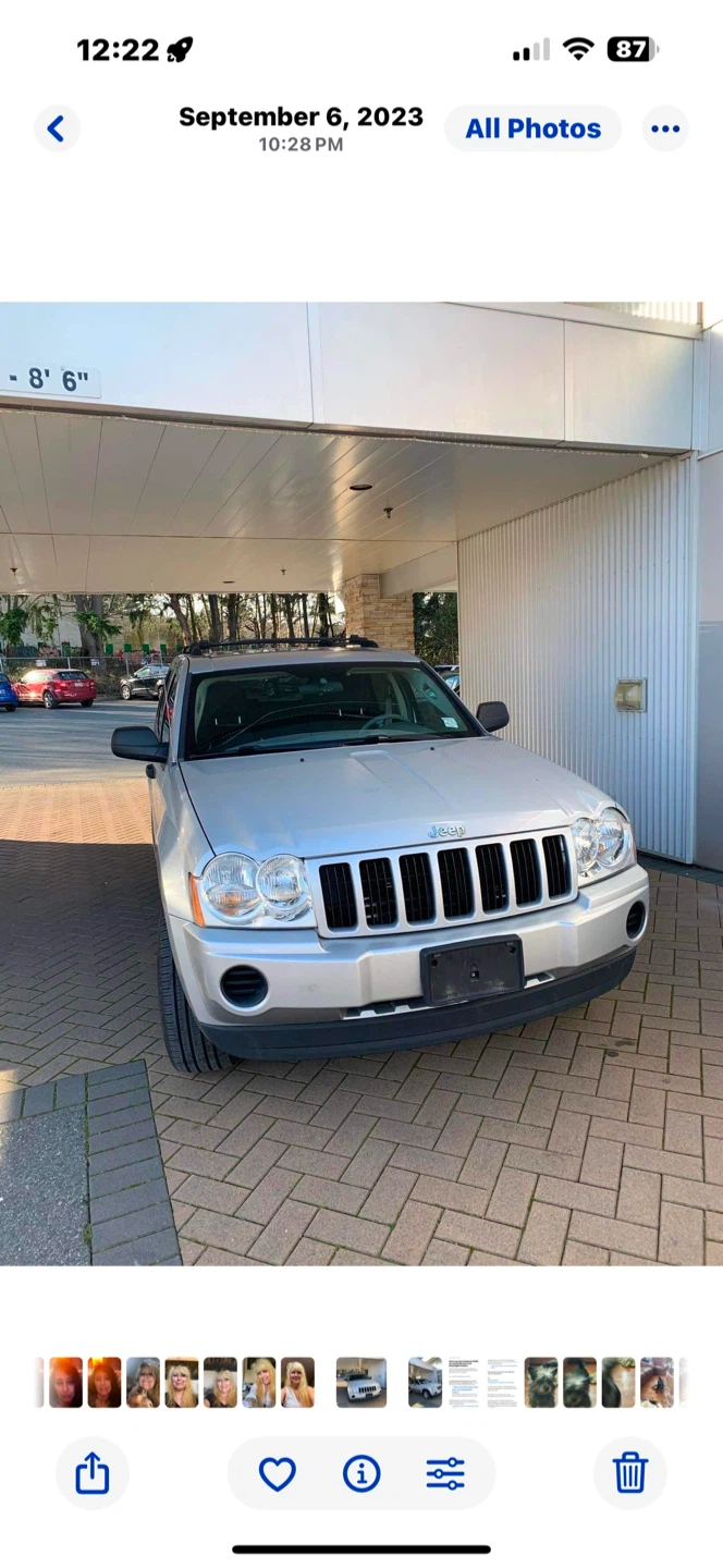 Silver Jeep SUV - photo 3