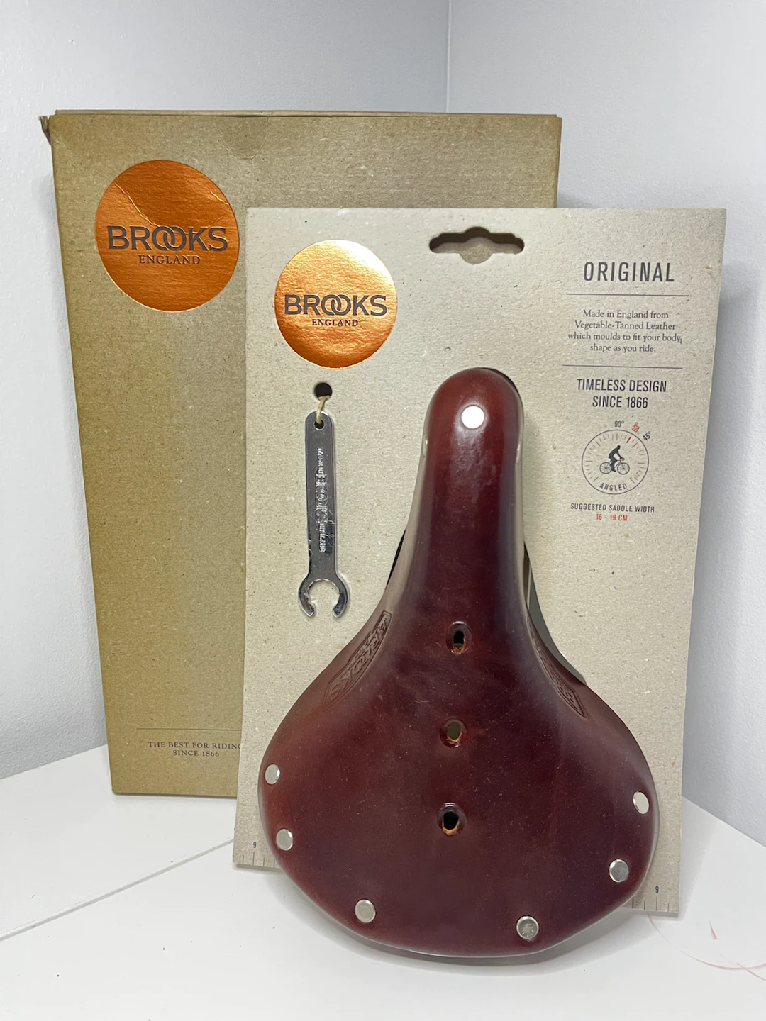 Brooks England B17 Standard Bicycle Saddle - Brown