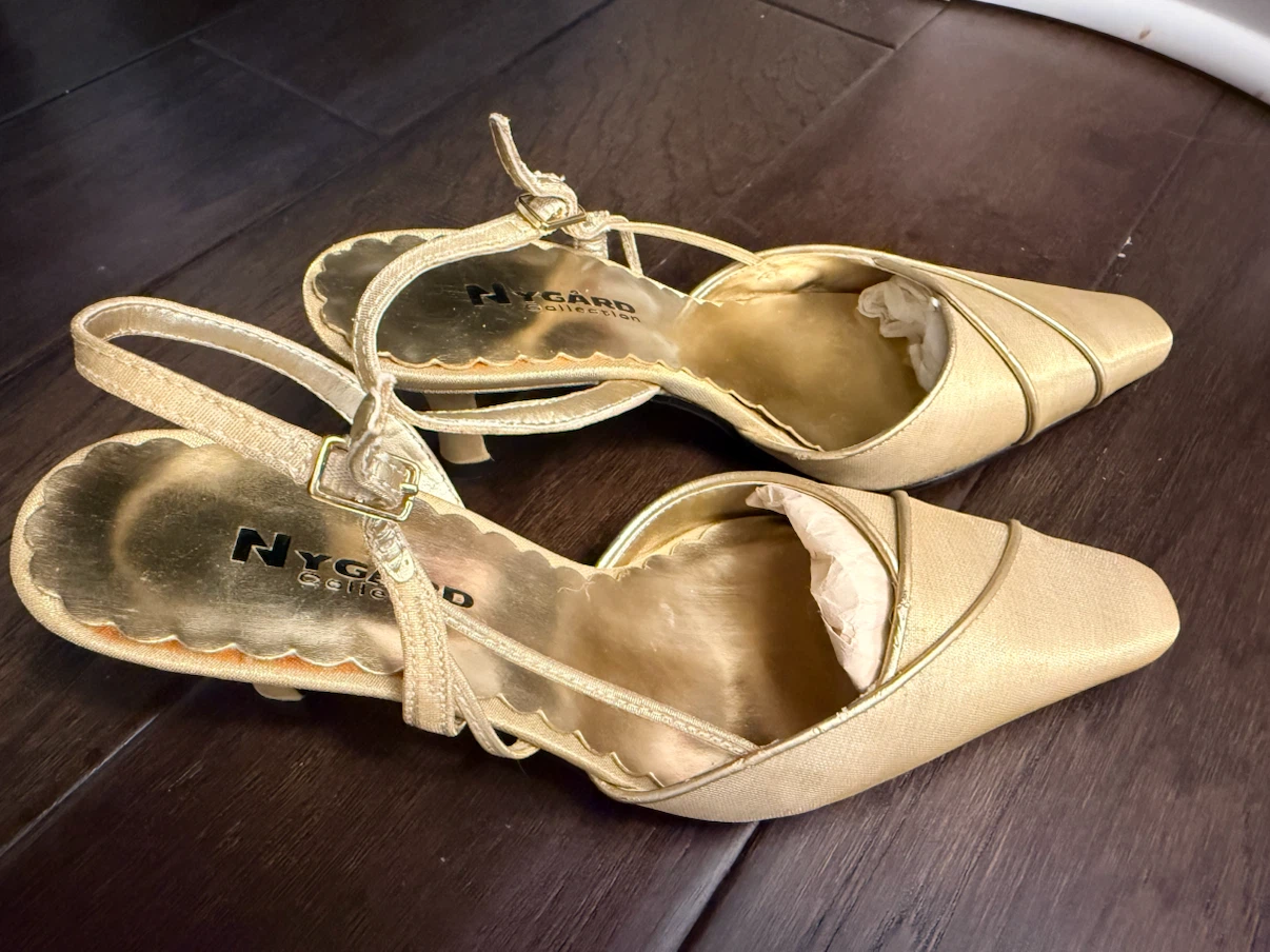 New  Gold Slingback Heels size 6 - photo 3