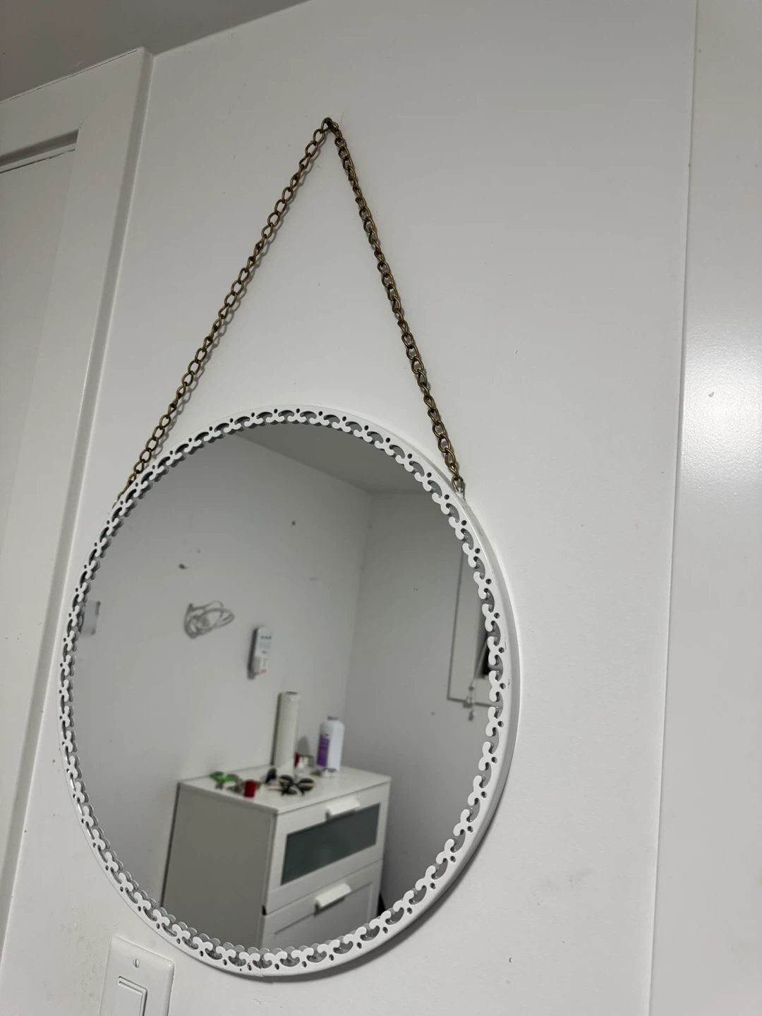 White decorative circular wall mirror - photo 3
