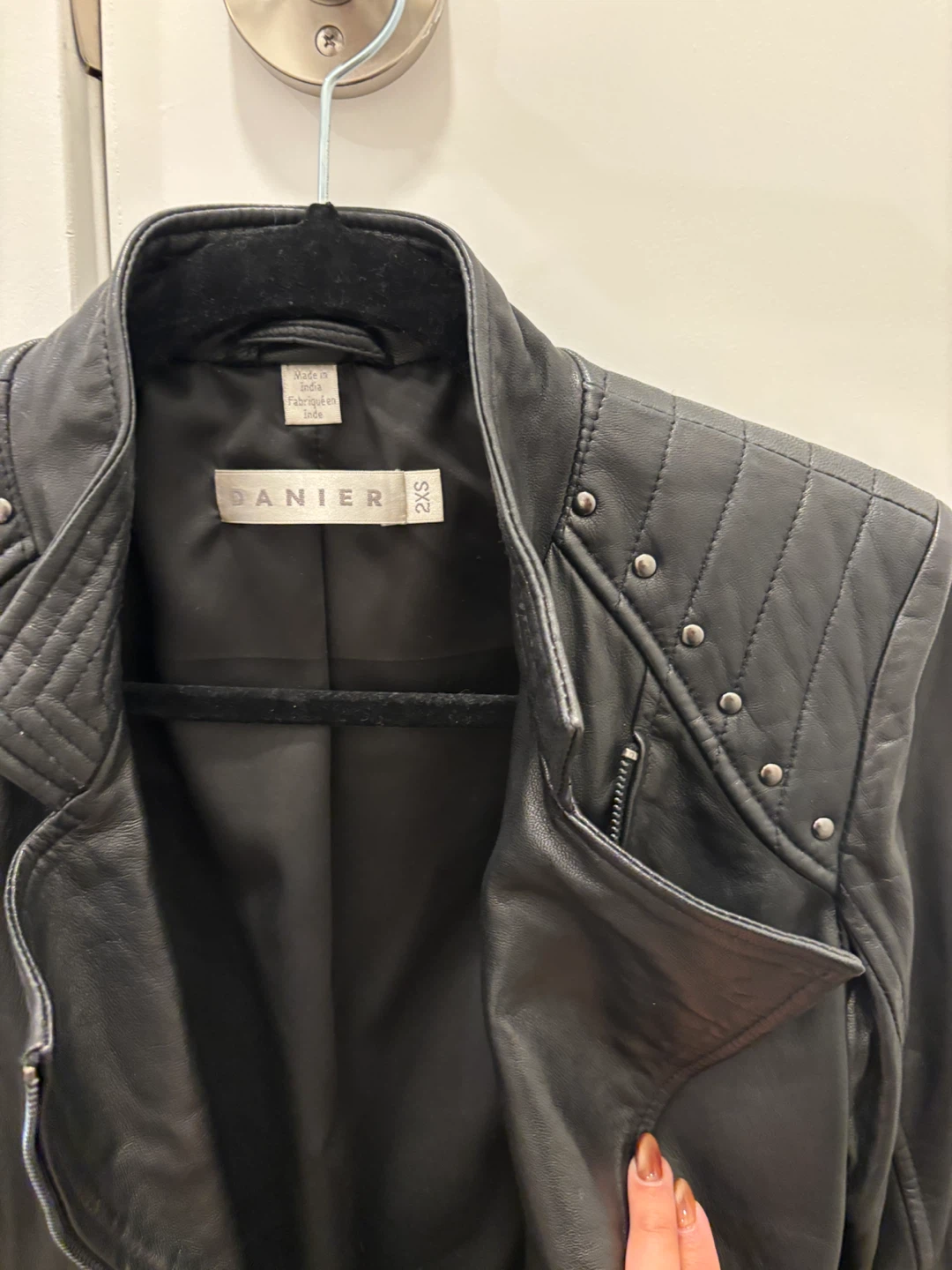 Danier Black Leather Jacket - photo 2
