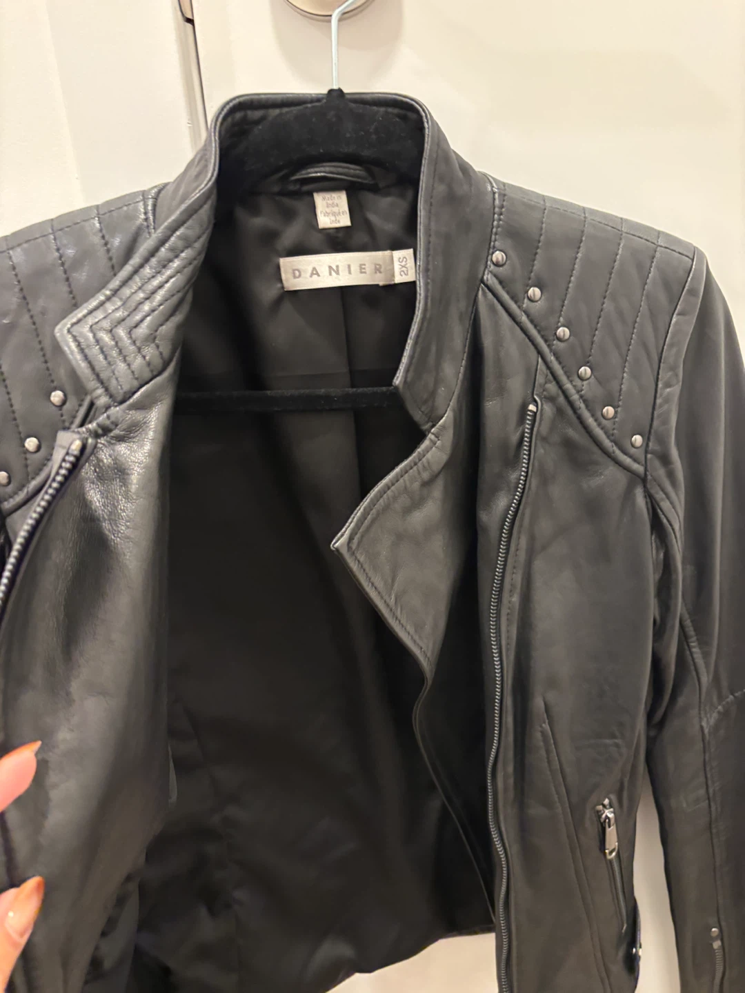 Danier Black Leather Jacket - photo 3