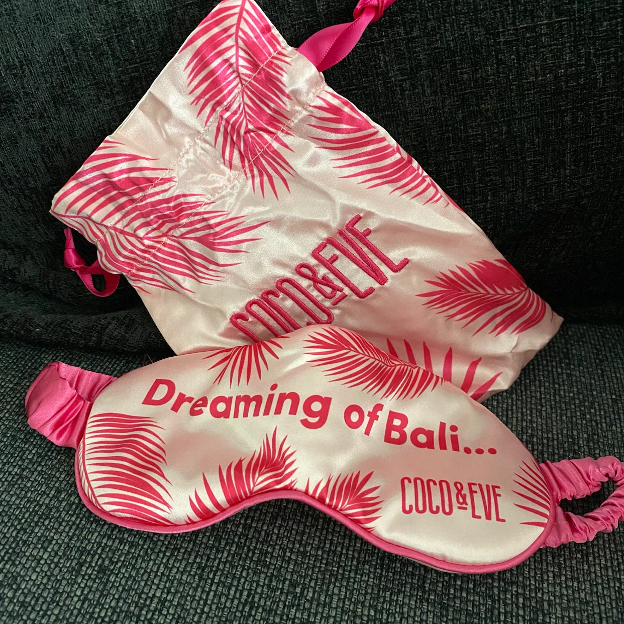 Beauty Sleep Pillowcase and Eye Mask Set - photo 2