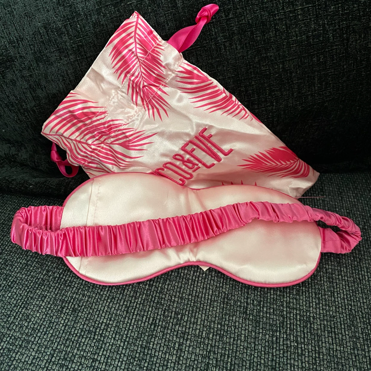 Beauty Sleep Pillowcase and Eye Mask Set - photo 4