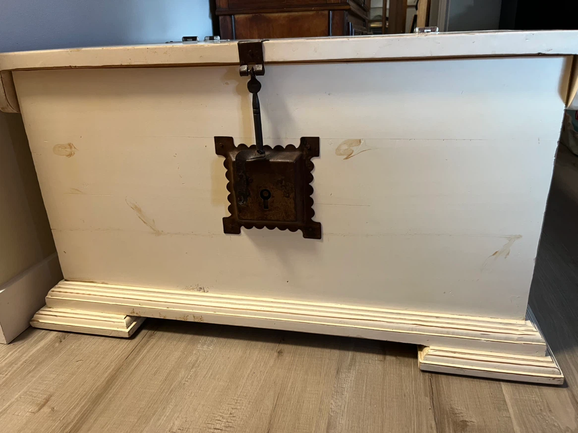 White Wooden Storage Chest - photo 3