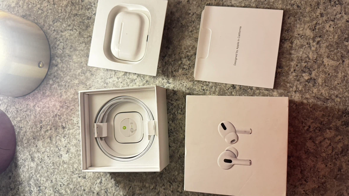 Apple AirPods Pro Case only