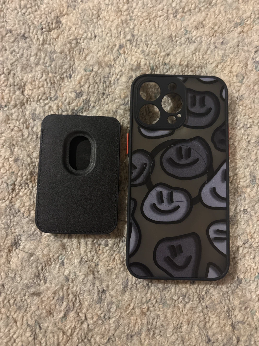 iPhone 15  Pro  max Smiley Face Case with MagSafe Wallet - photo 2