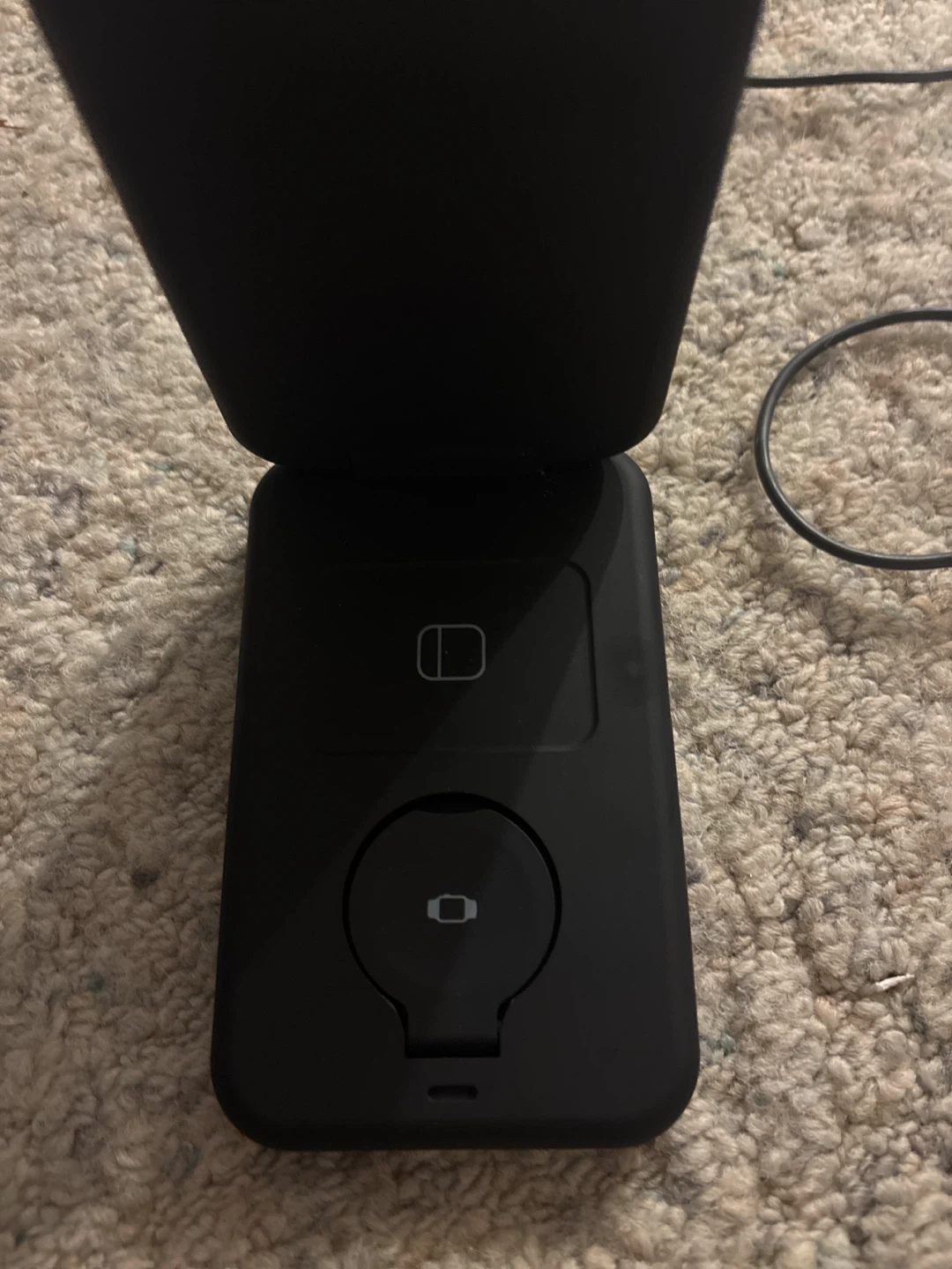 Bluehive Foldable Wireless Charging Station - photo 2