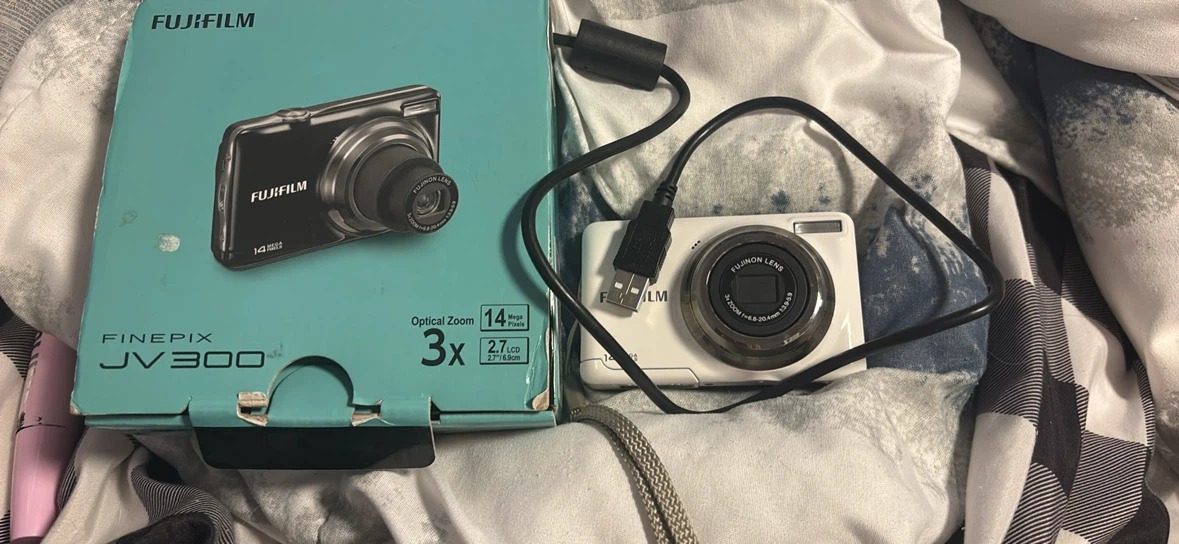 Fujifilm FinePix JV300 Digital Camera