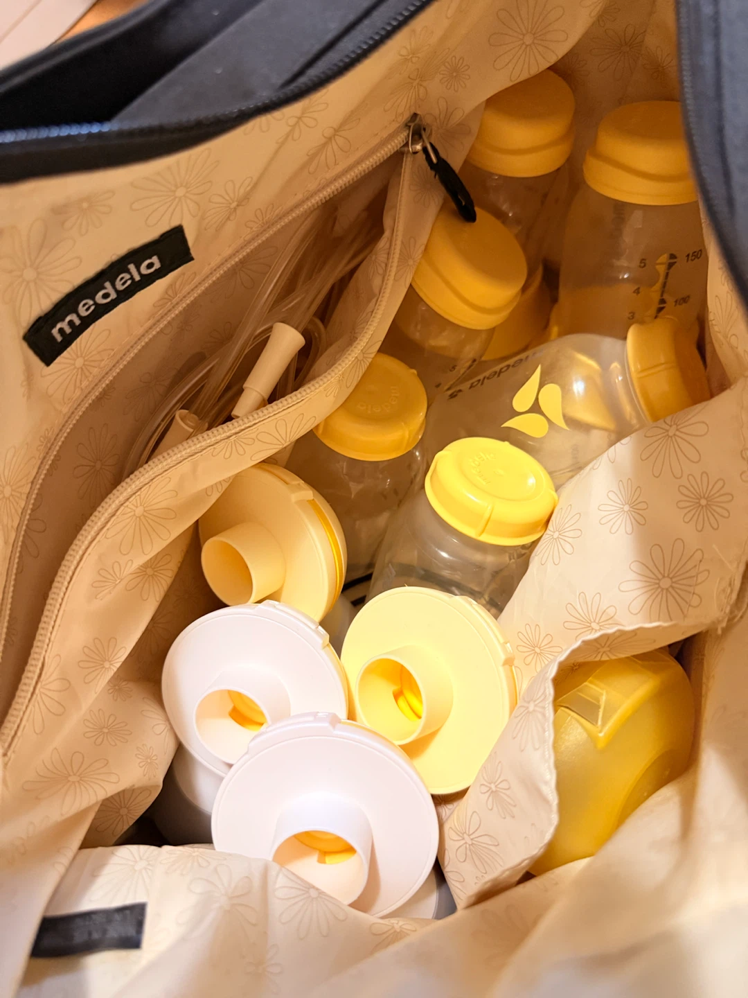 In Flex Medela Breast Pump Set with Accessories