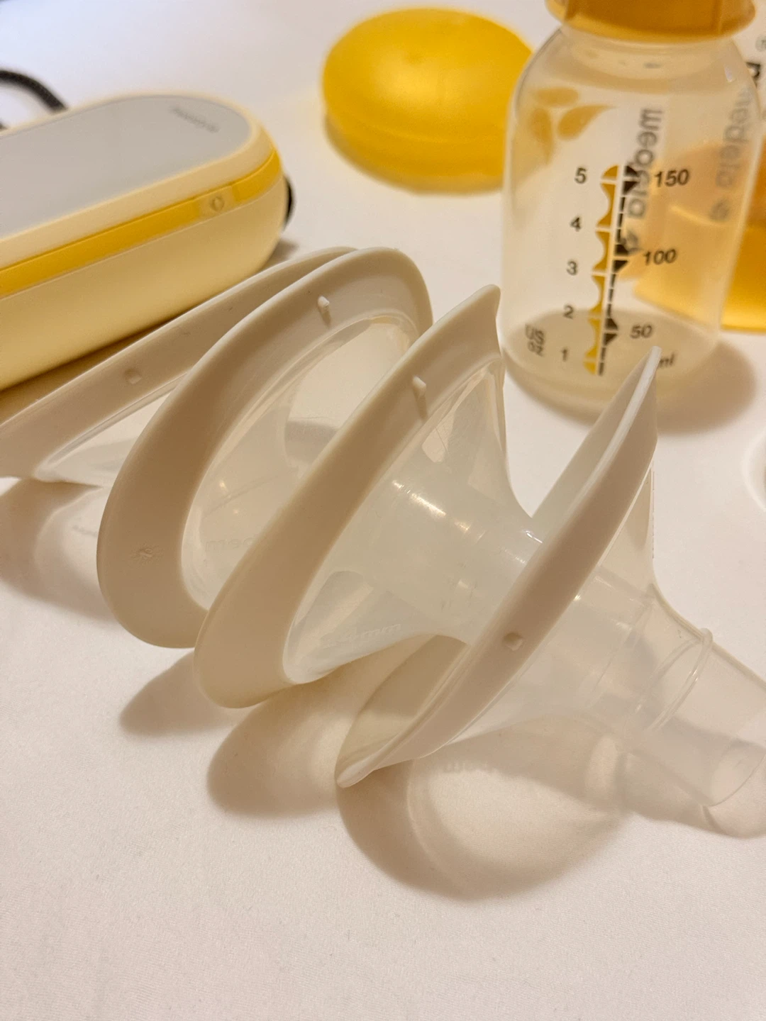 In Flex Medela Breast Pump Set with Accessories - photo 3