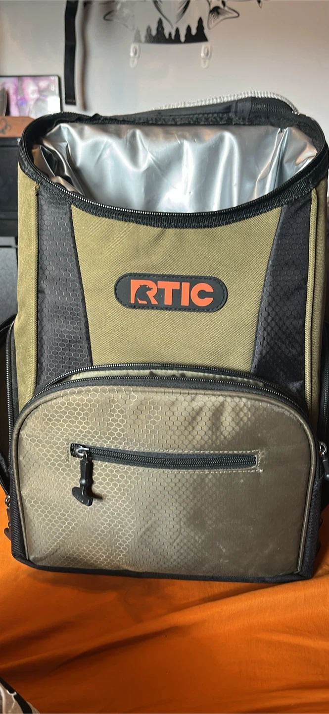 RTIC Soft Cooler Backpack Olive - photo 4
