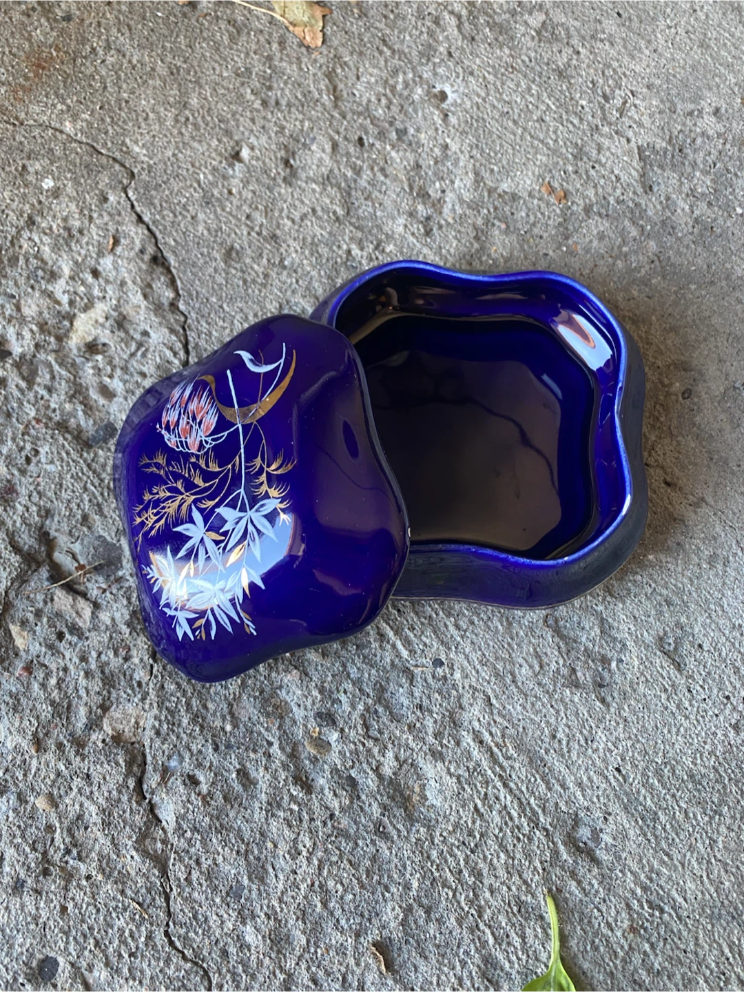 Vintage Cobalt Blue Trinket Box - photo 2