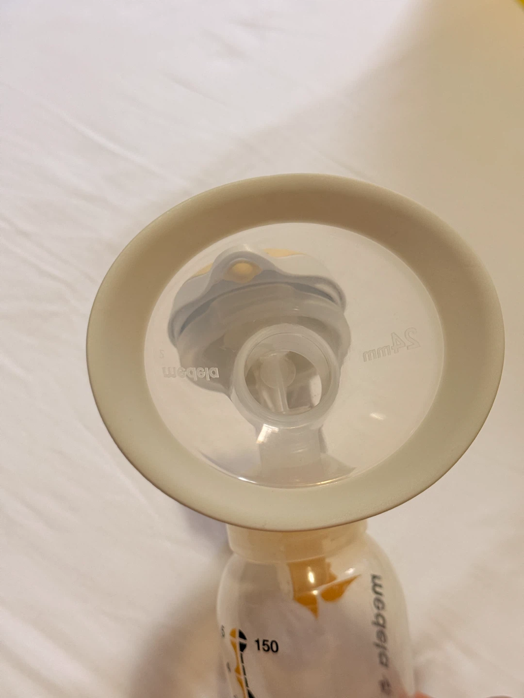 Medela Harmony Manual Breast Pump - photo 4