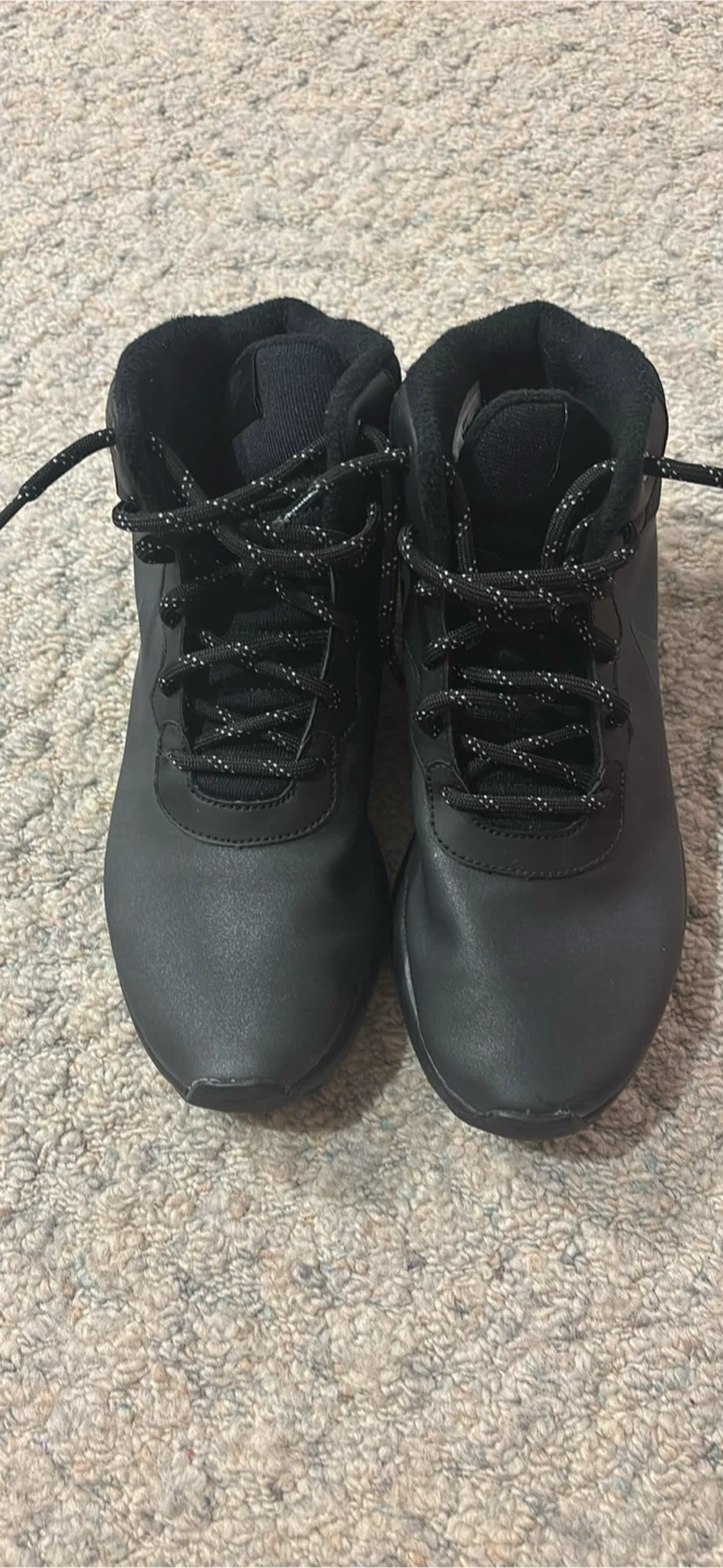 Nike Tanjun High Winter Boots - Women's Size 9 - photo 4